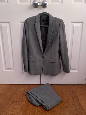 Banana Republic Women's Gray Two-Piece Suit